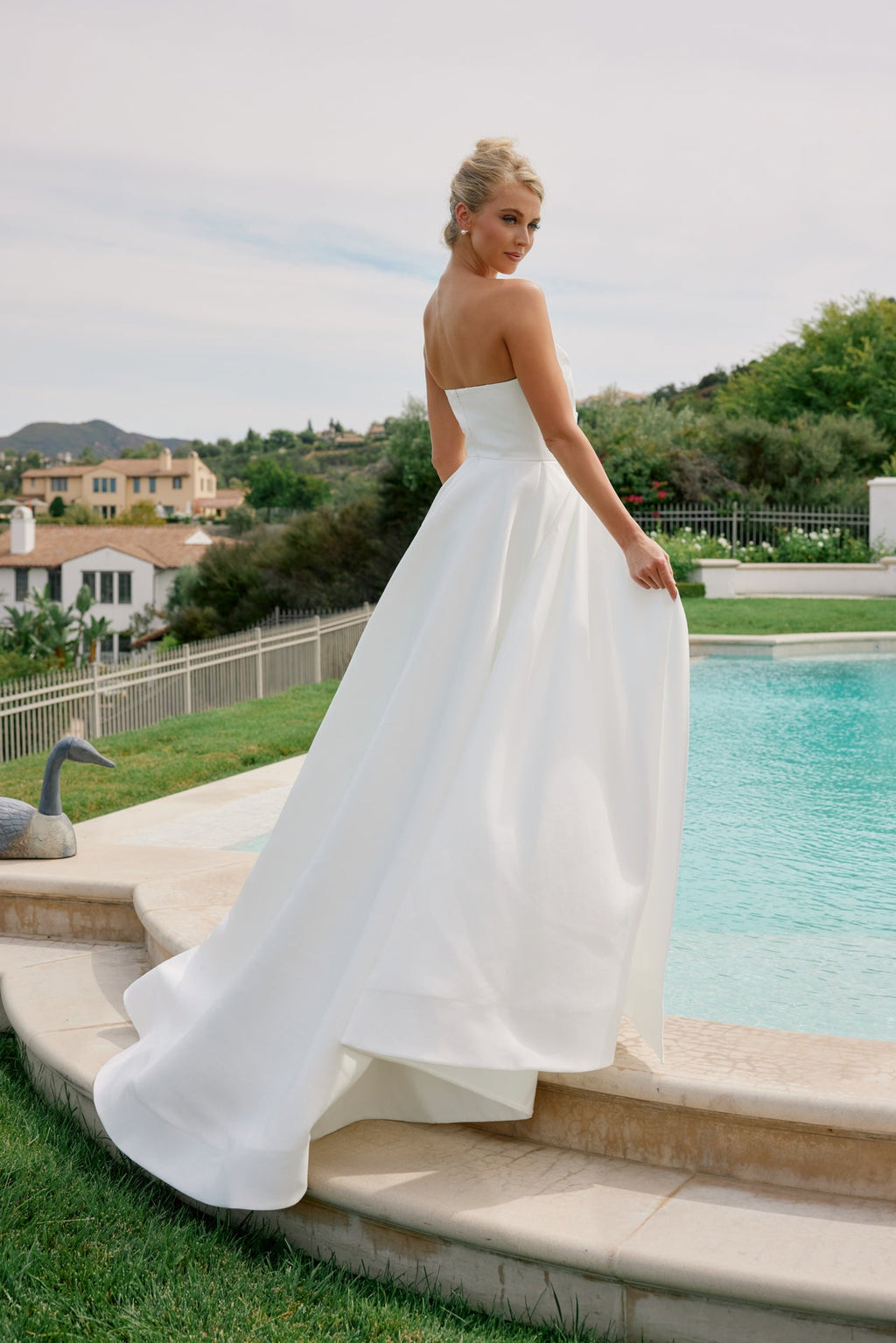 Off White Strapless Wedding Gown w/ Sweetheart Neckline & Elegant Leg Slit NXJW938