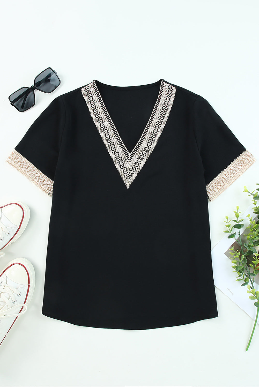 Lace Trim V-Neck Short Sleeve Casual Blouse