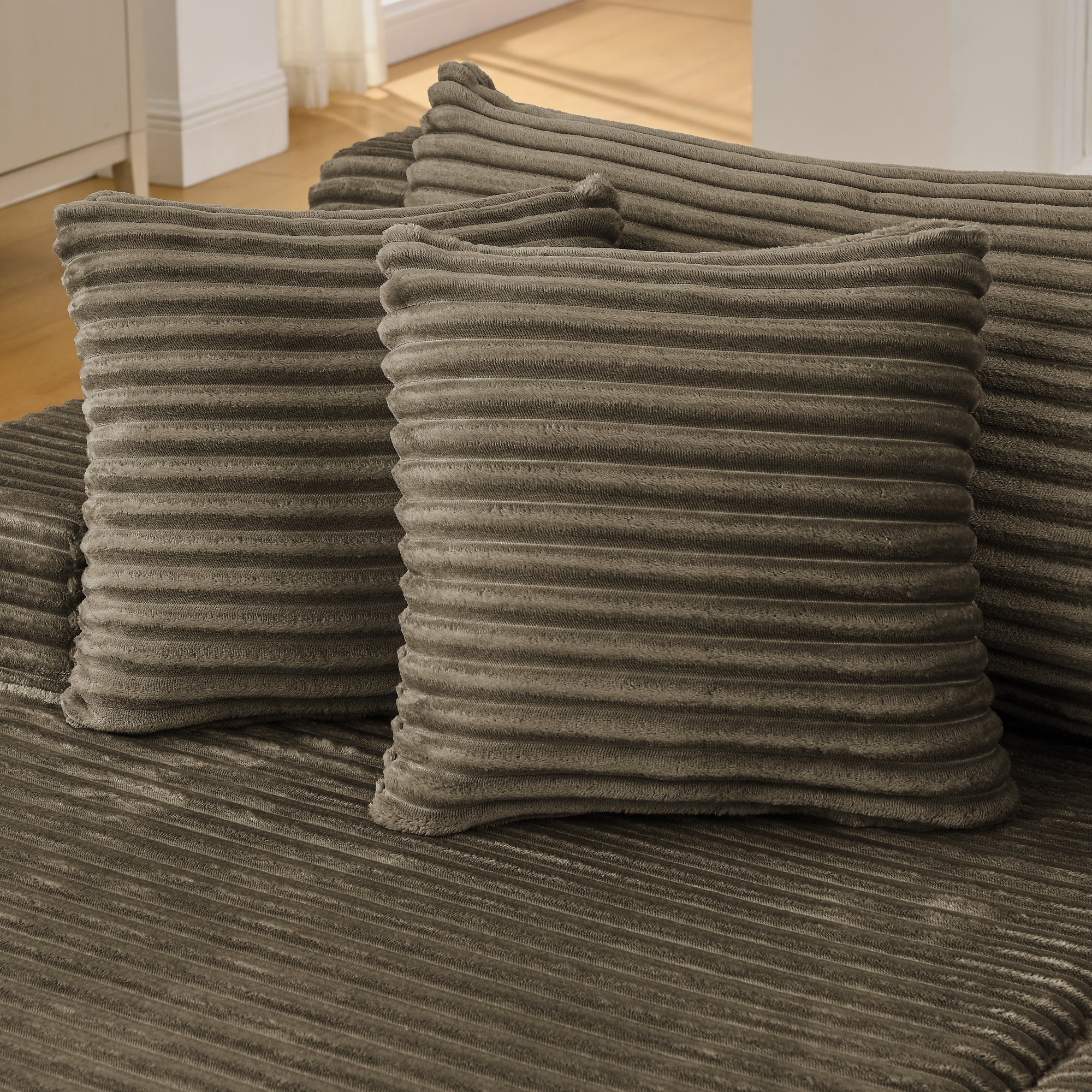 Two-seater lazy sofa lounge chair,Compressed sofa no assembly required, made of velvet fabric, fluffy modern lounge chair, used for indoor living rooms and bedrooms-Brown