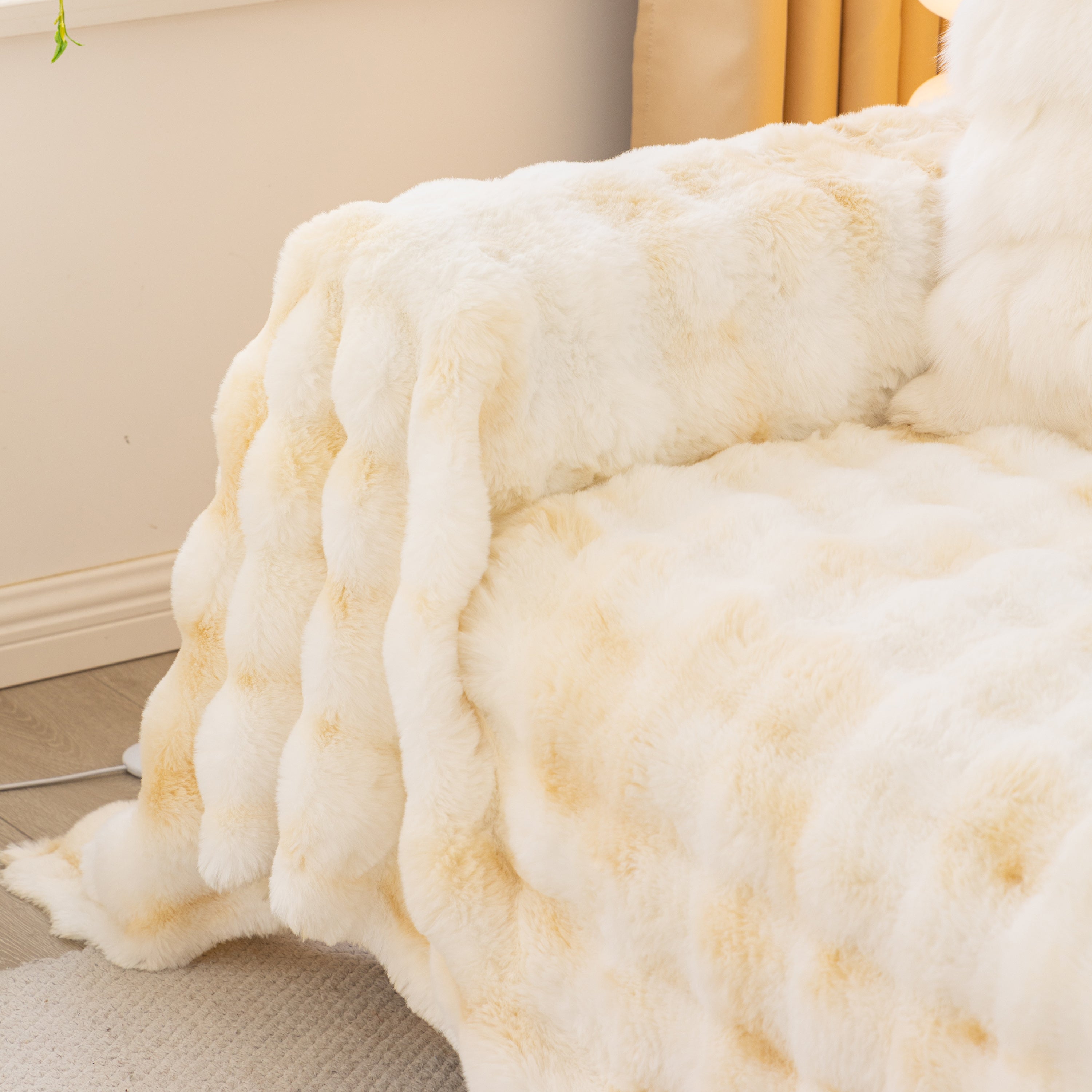Thick Faux Fur Couch Cover Fluffy Fuzzy Warm Washable Furniture Protector for Kids Pets