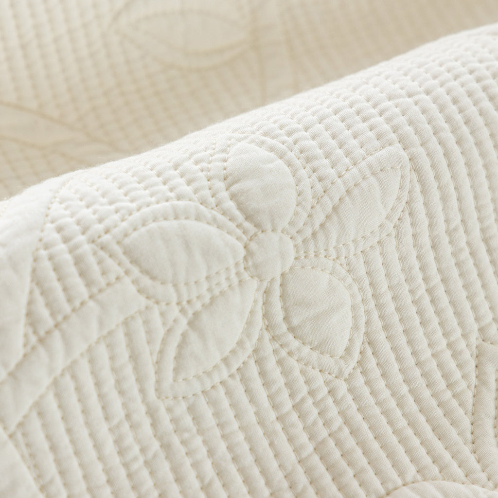 Floral Cotton Quilted Sofa Cover, Non-Slip Couch Protector with Scalloped Edges