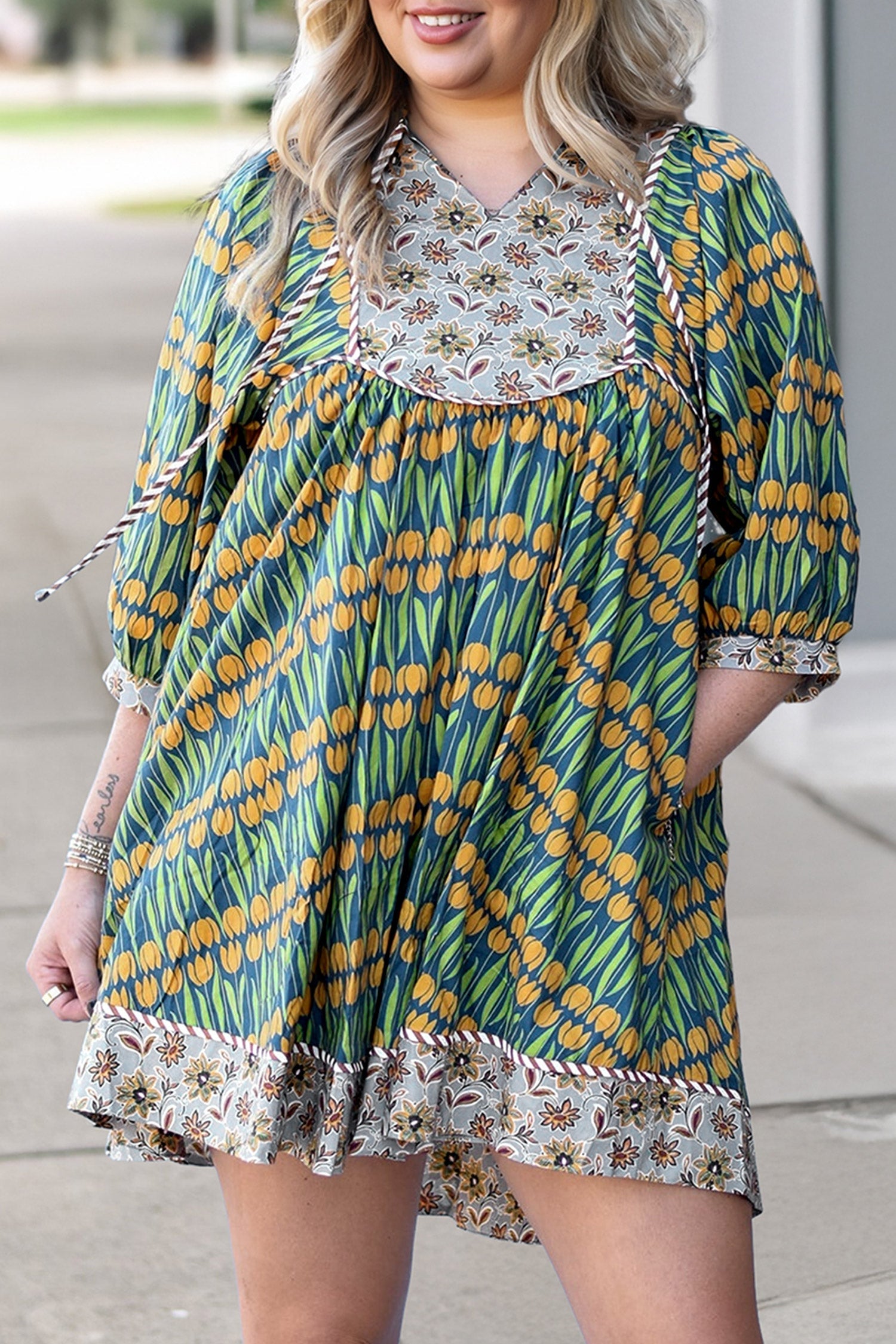 Plus Size Floral Stripe Trim 3/4 Sleeve Mini Dress