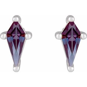 Kite 4-Prong Stud Earrings