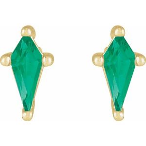 Kite 4-Prong Stud Earrings