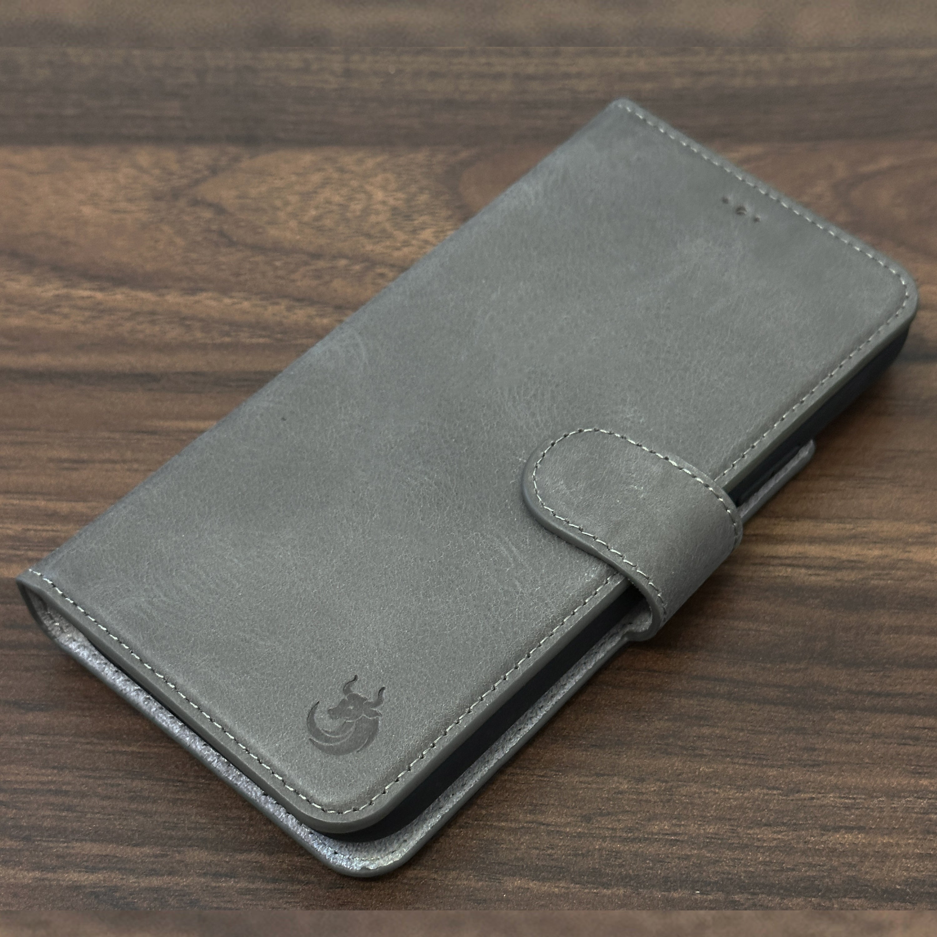 Vegas Premium Leather iPhone 15 Pro Wallet Case with MagSafe | Detachable RFID Blocking Luxury Wallet