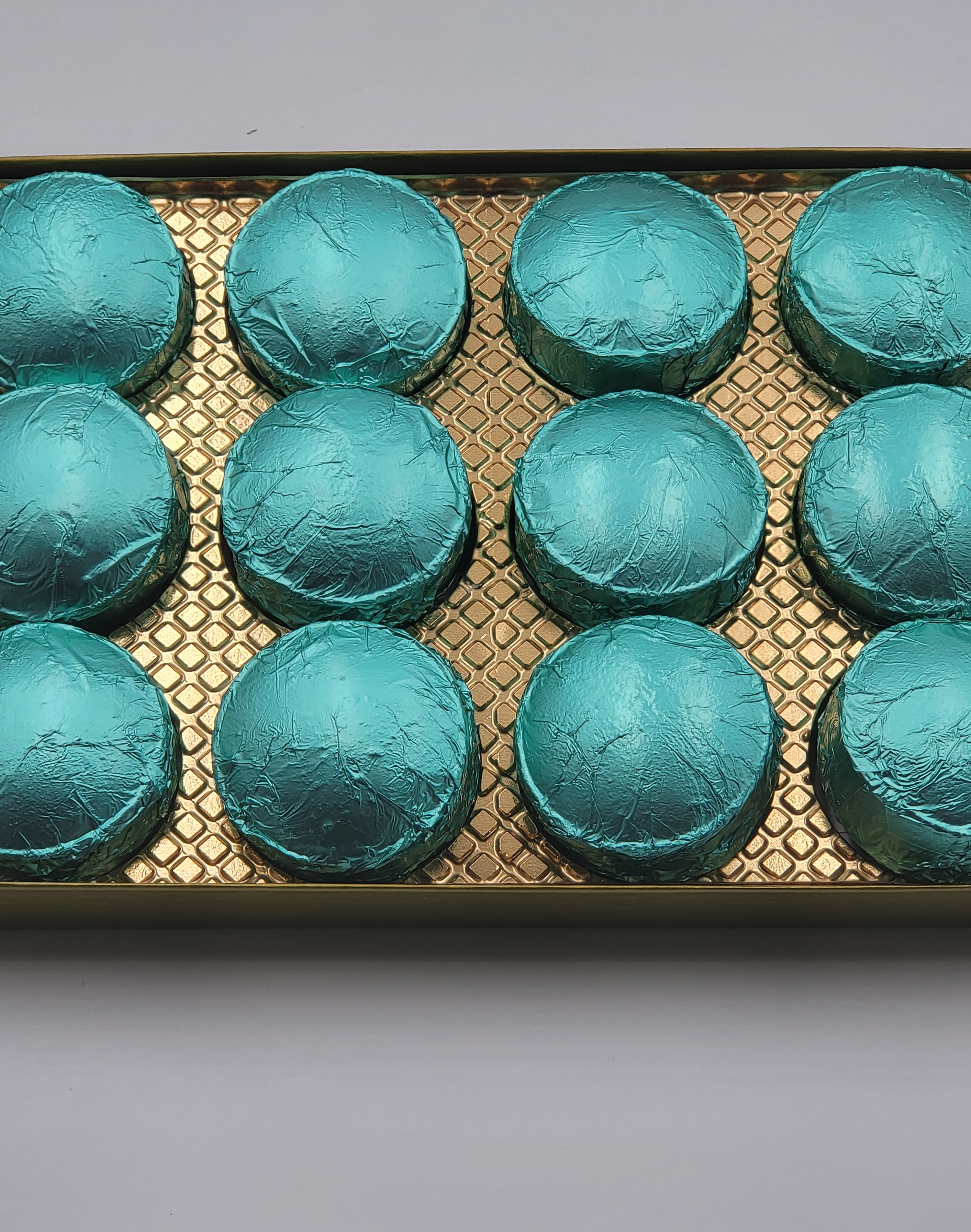 Destination Shower Steamers Gift Set with 12 Aromatherapy Shower Bombs - 100% Essential Oil Blends - fun - summery scents