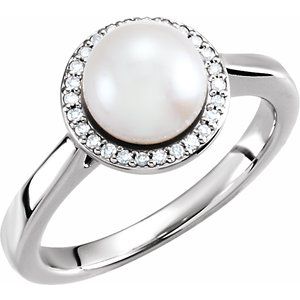 Halo-Style Pearl Ring