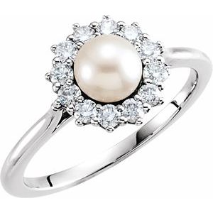 Halo-Style Pearl Ring