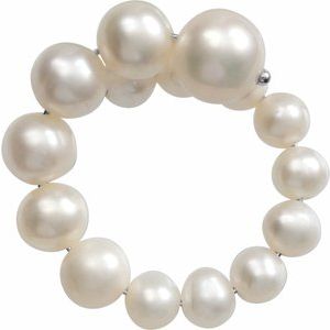 Graduated Flexible Pearl Ring
