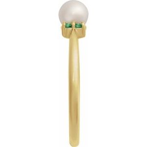 14K Yellow Gold Cultured White Freshwater Pearl & Natural Tsavorite Garnet Ring