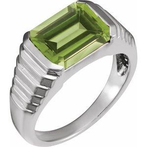 14K White Gold 8x6 mm Emerald Natural Peridot Ring