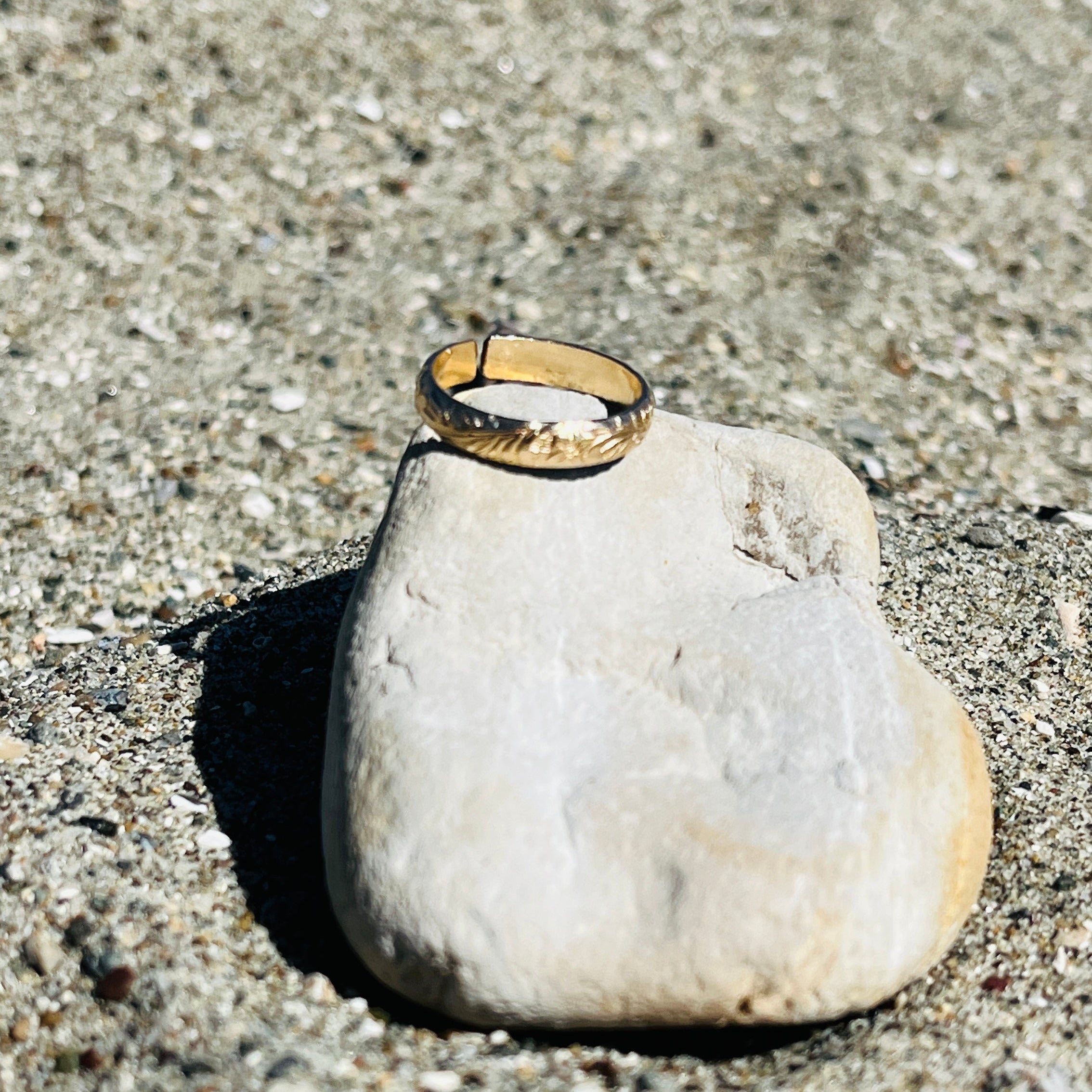 FLORAL BAND RING