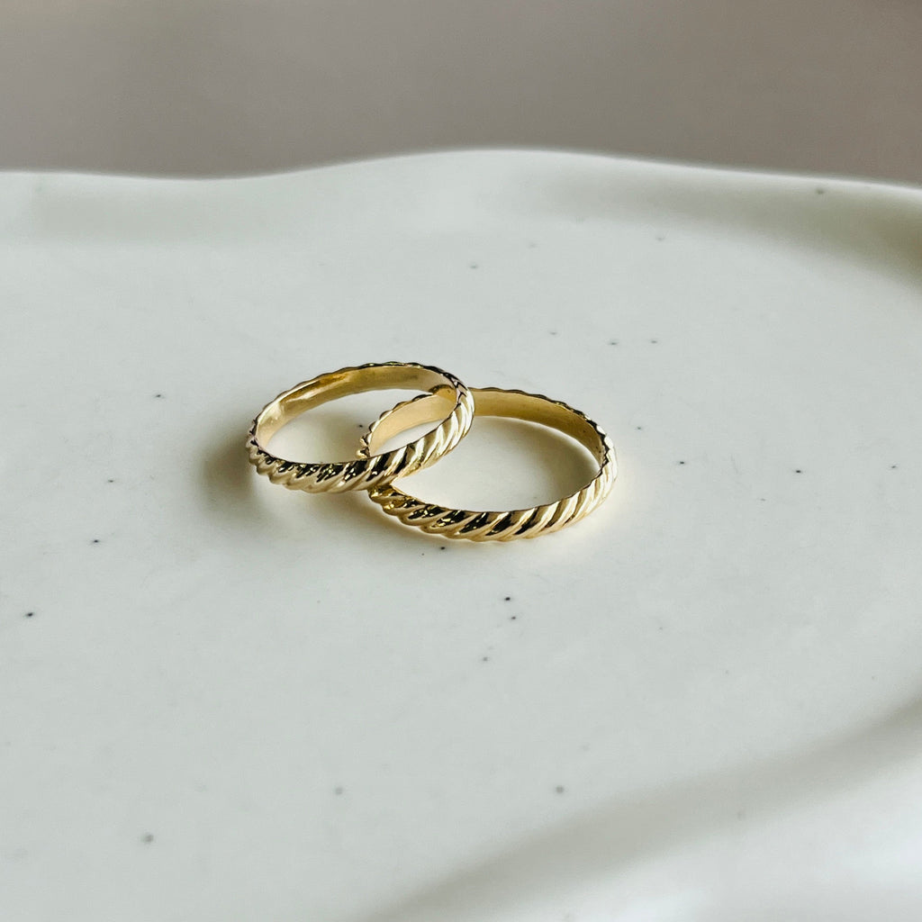 SHORE BAND RING