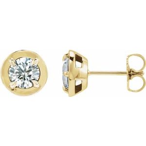 Round 4-Prong Claw Bezel-Style Stud Earrings