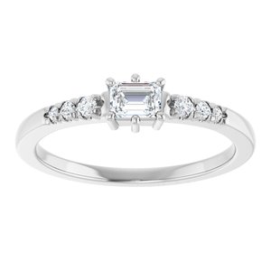 14K X1 White Gold 4x3 mm Emerald Ring Mounting – image 5
