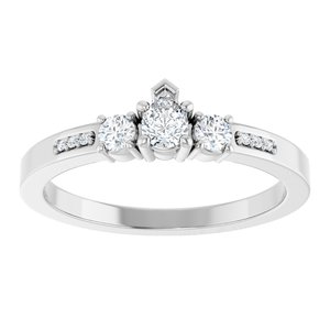 18K White Gold 4x3 mm Pear Ring Mounting – image 5