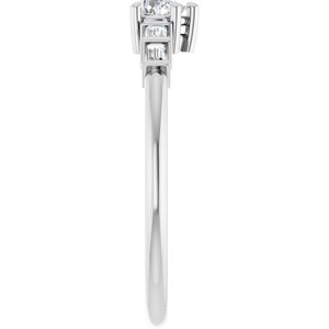 18K White Gold 4x3 mm Pear Ring Mounting – image 7