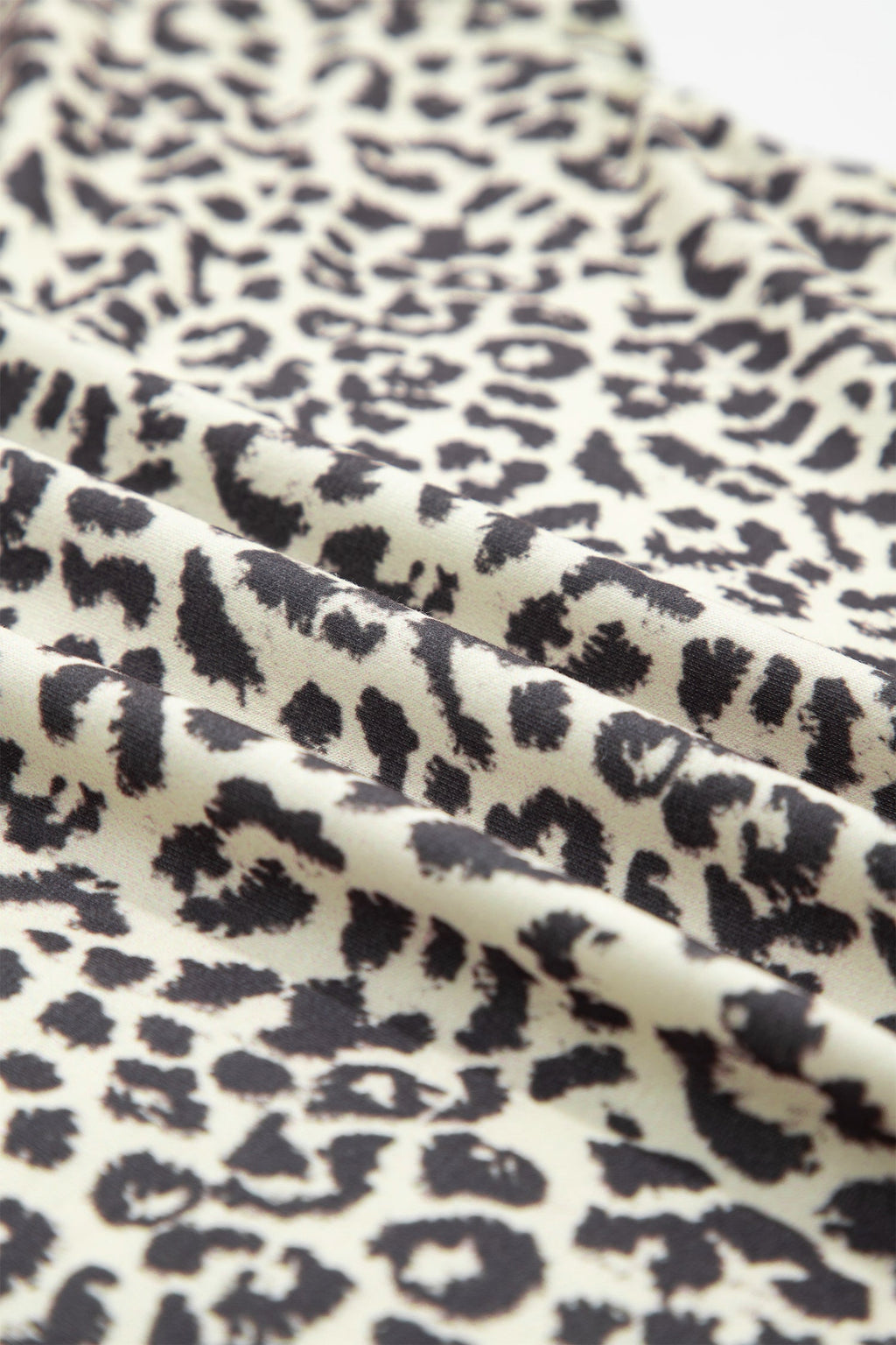 Leopard Contrast V-Neck Short Sleeve Top