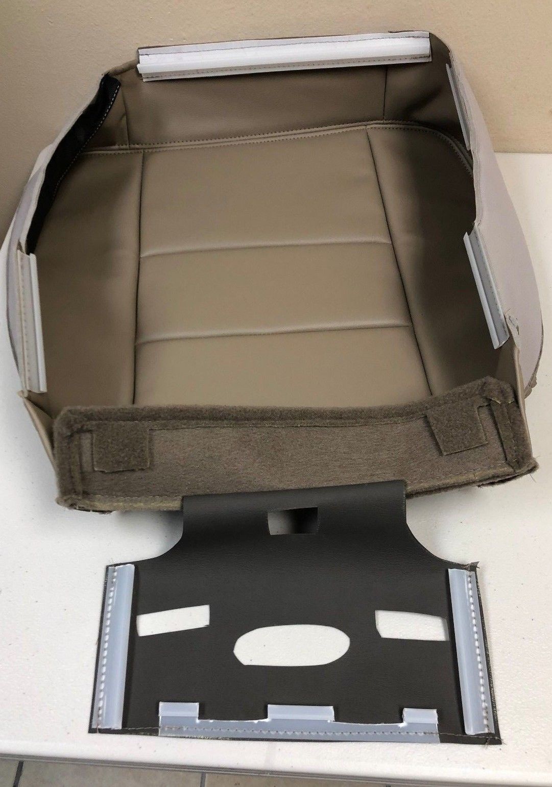 2005 2006 2007 Ford F250 F350 Lariat Extended Cab-Passenger Bottom Seat Cover-Tan