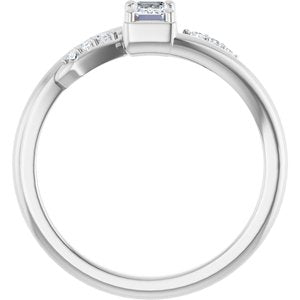 18K White Gold 4.5x3 mm Emerald Ring Mounting – image 3