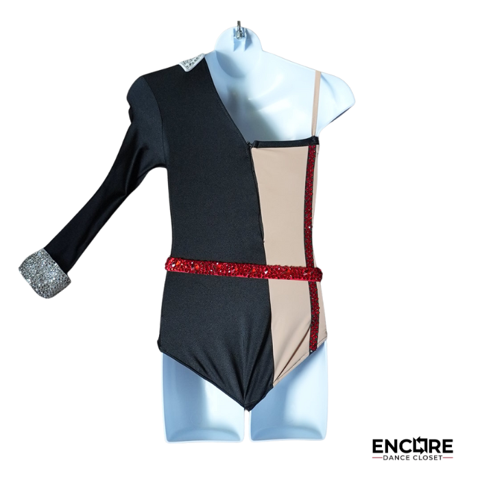 Striking Split-Design Tuxedo Leo