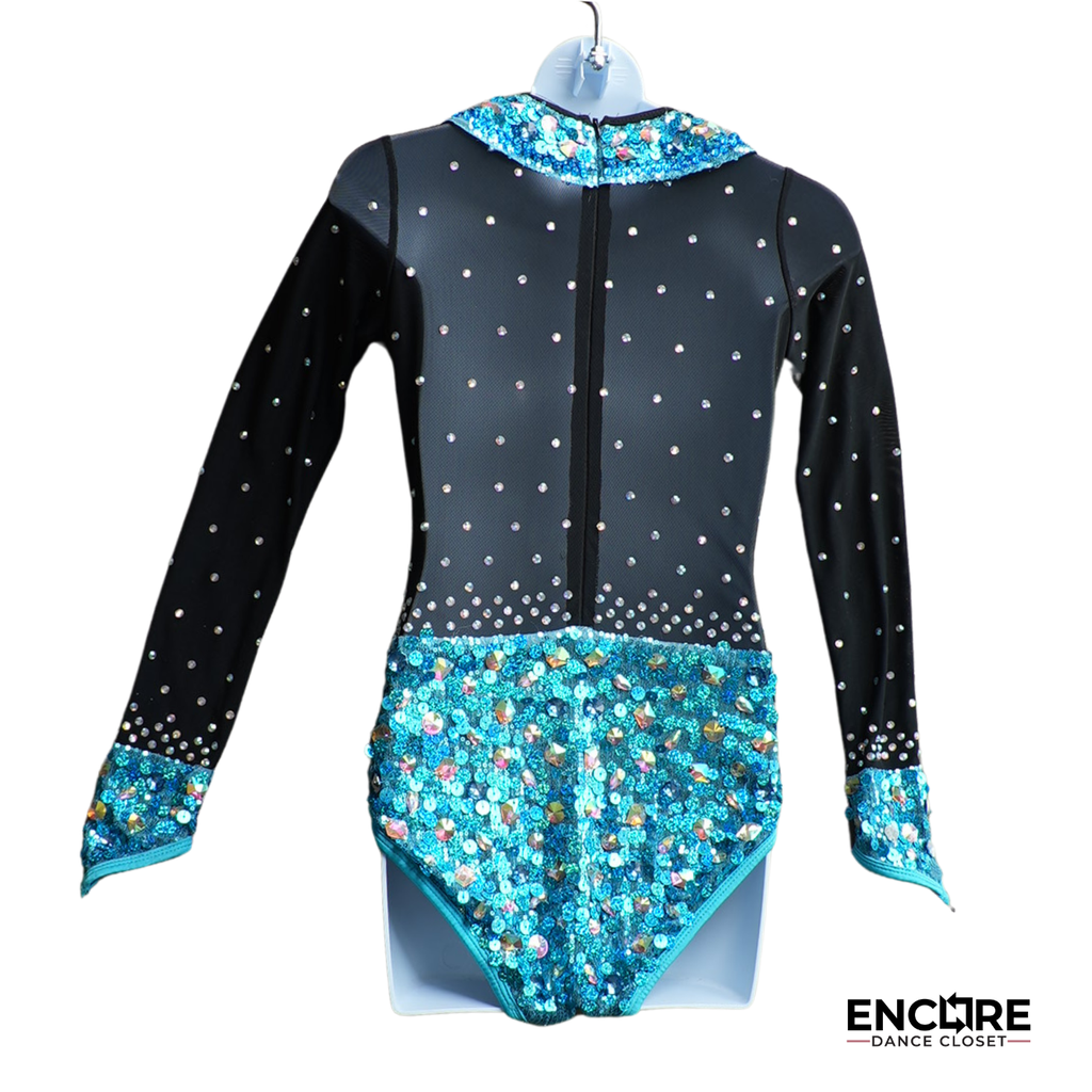 Tuxedo-Inspired Turquoise and Black Leo