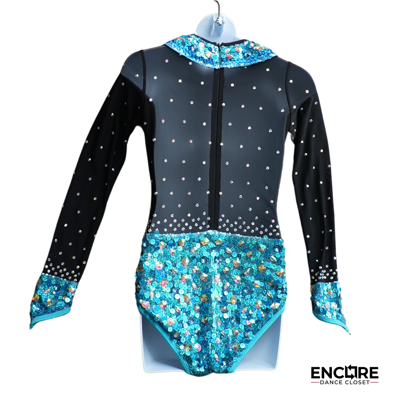 Tuxedo-Inspired Turquoise and Black Leo