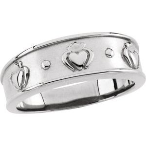 Platinum 8.25 mm Claddagh Band Size 11