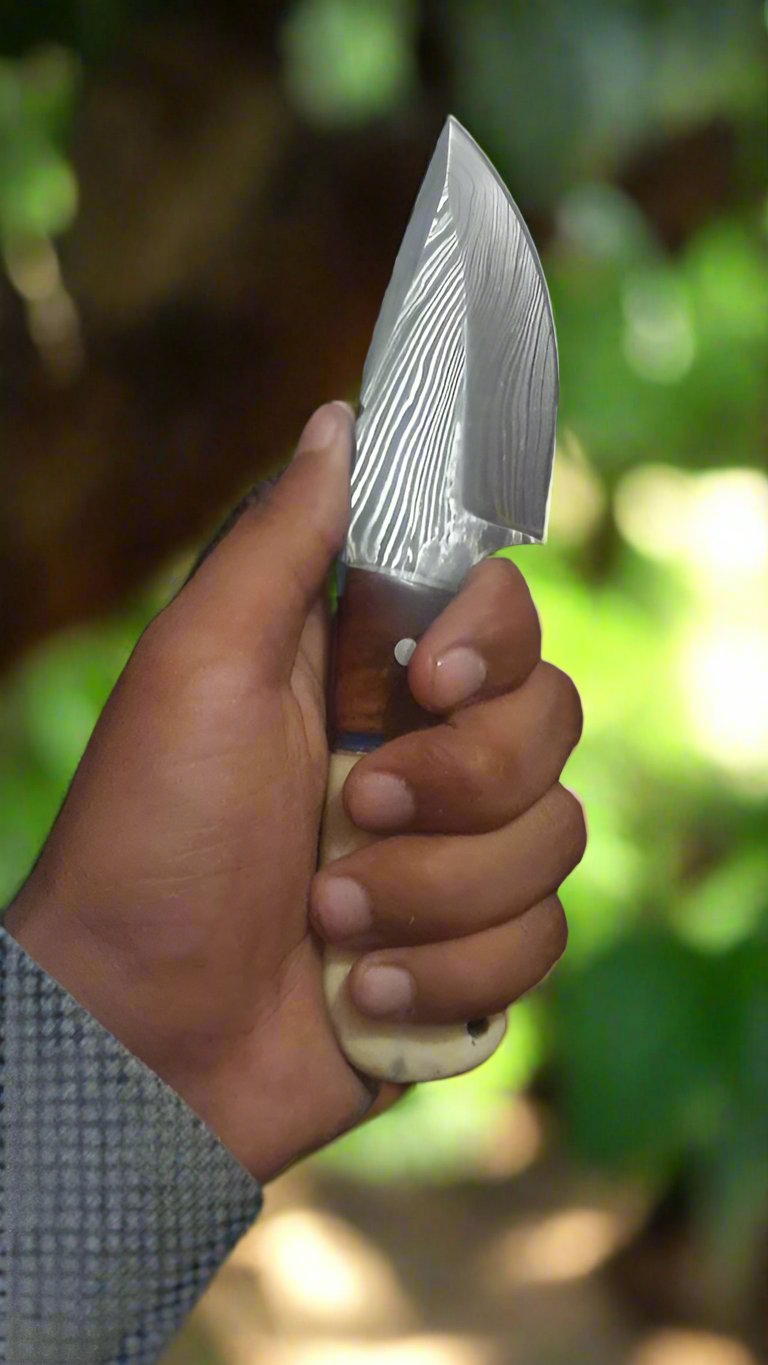 Custom Damascus Steel Field Dressing Deer Skinning Knife – 7.5 Inch Drop Point Blade with Bone and Rosewood Handle