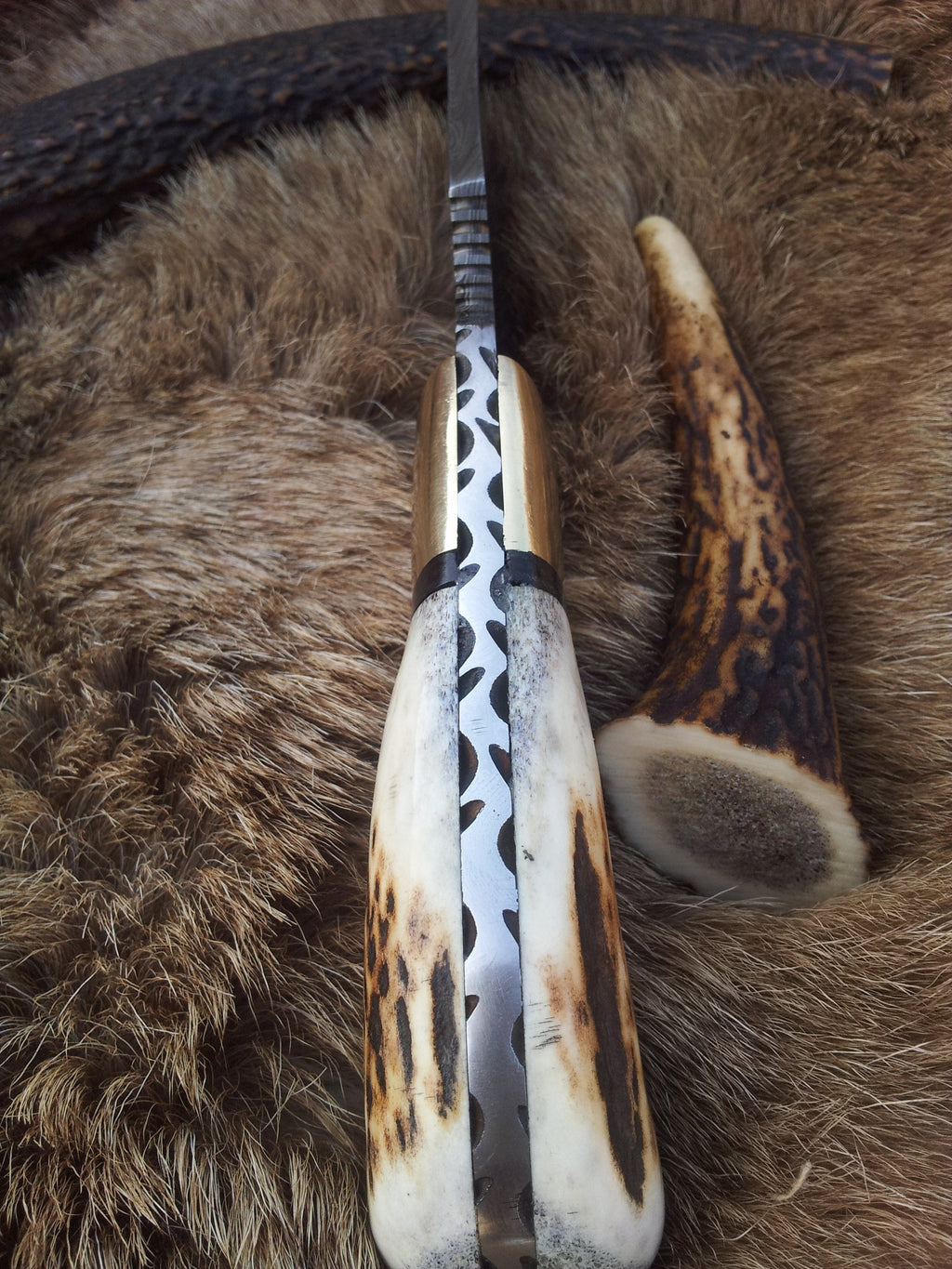 Custom Damascus Steel Field Dressing Deer Skinny Knife – 7.25 Inch Drop Point Blade with Antler Horn Handle and Brass Bolster