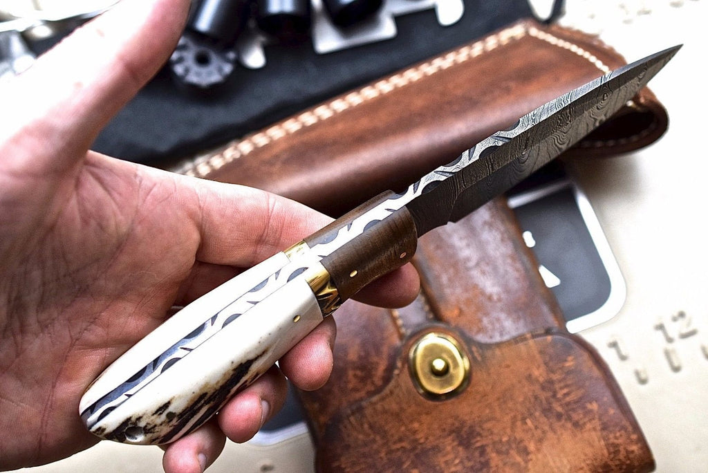 Custom Handmade Damascus Wood-New Zealand Red Stag Hunting Skinning Knife