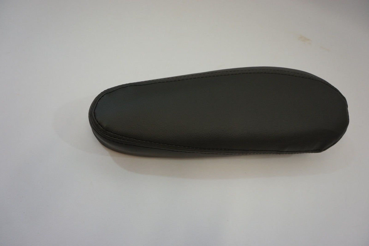 2000-2007 Silverado/Avalanche Armrest Cover in Dark Gray