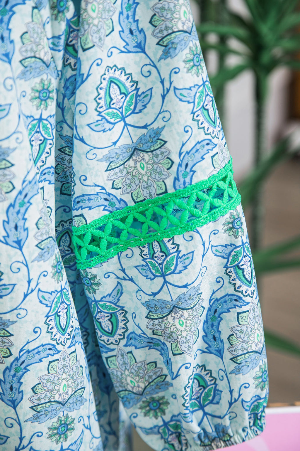 Paisley Patchwork Contrast Bracelet Sleeve Mini Dress