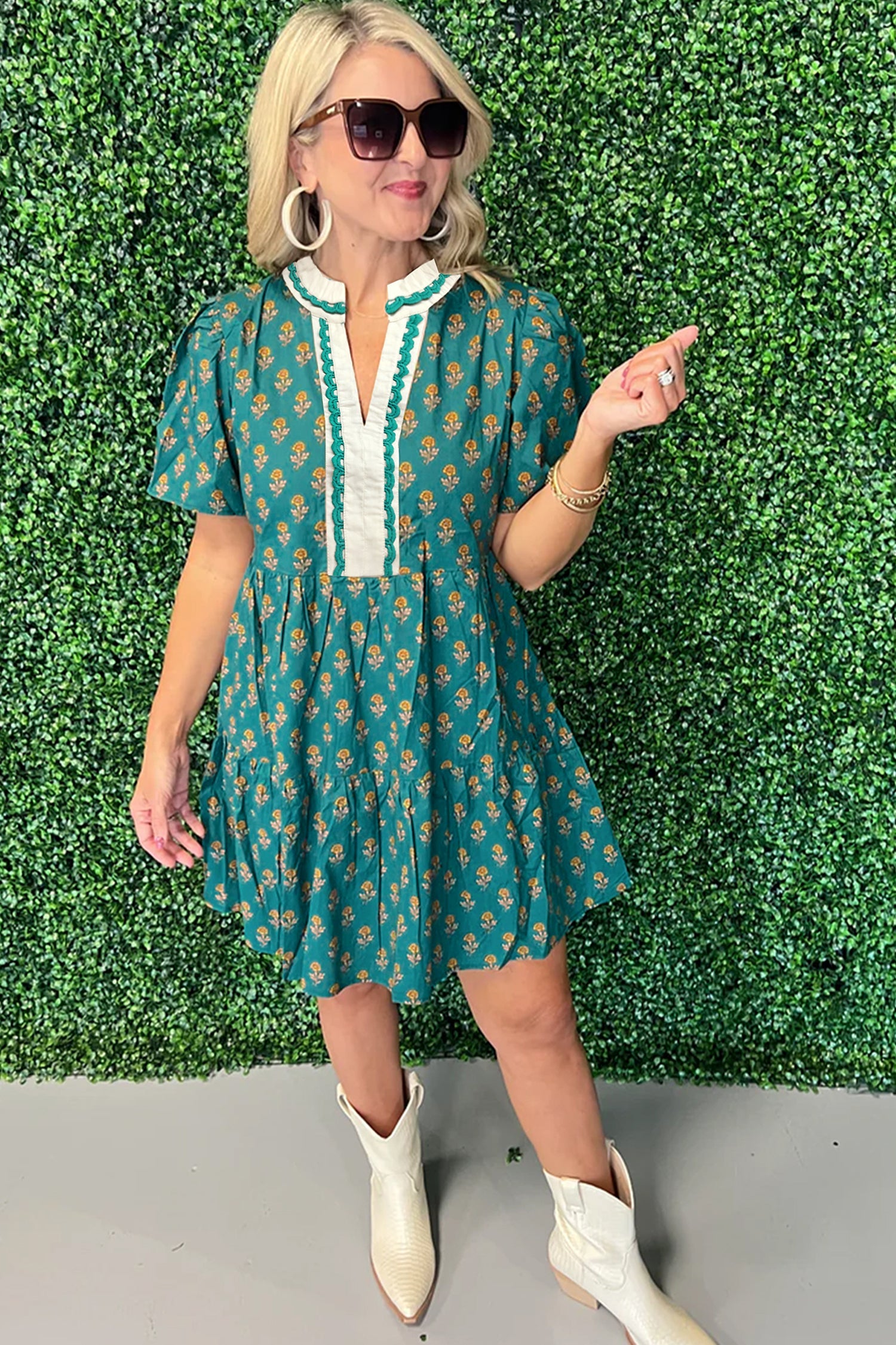 Floral Contrast Trim V-Neck Short Sleeve Dress