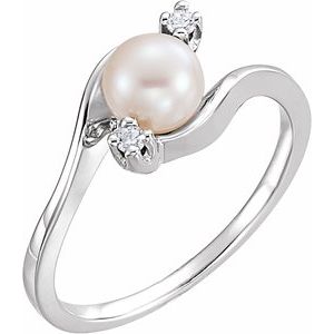 Accented Pearl Bypass Ring