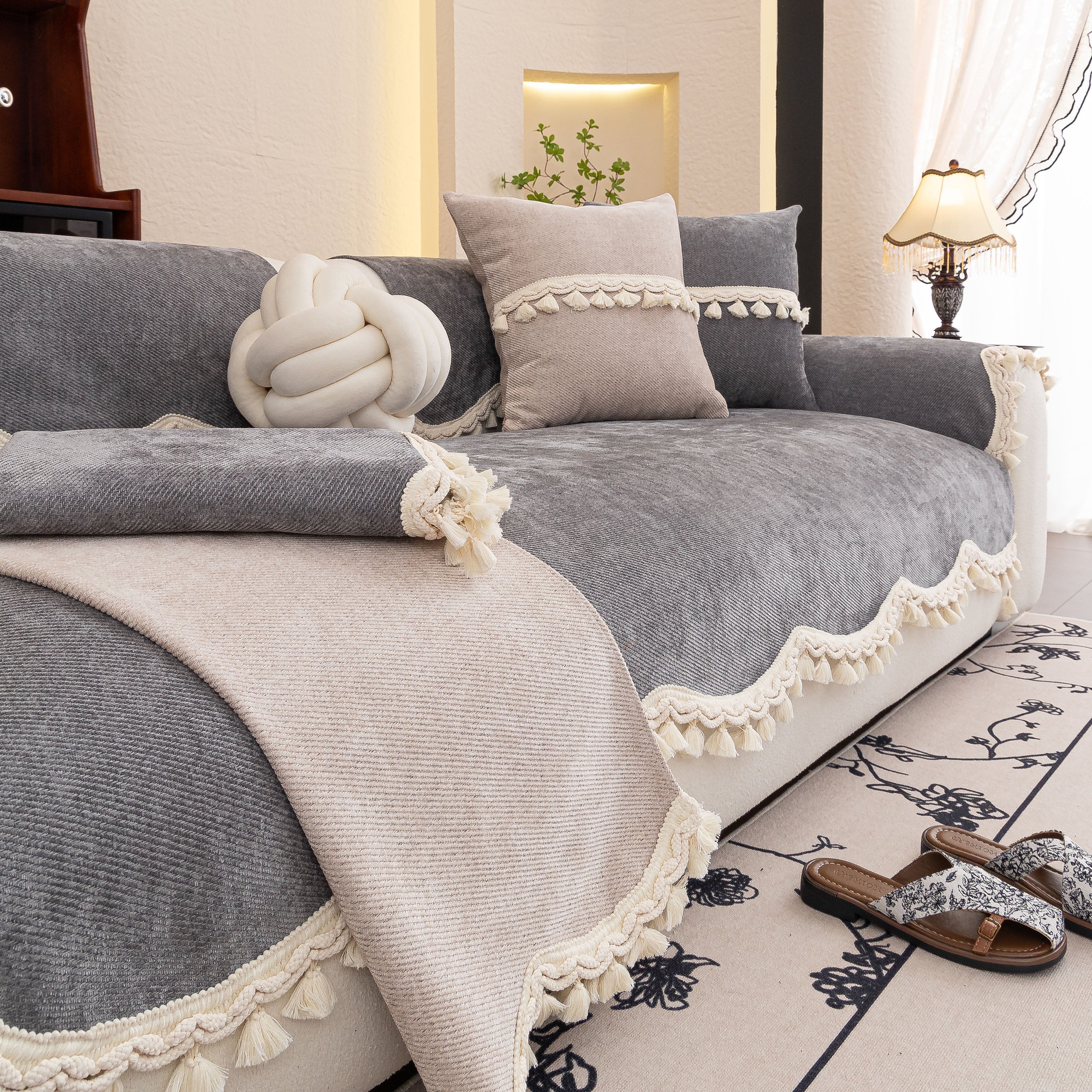 Chenille Sofa Cover Towel – Non-Slip, Washable Pets Couch Protector with Tassels