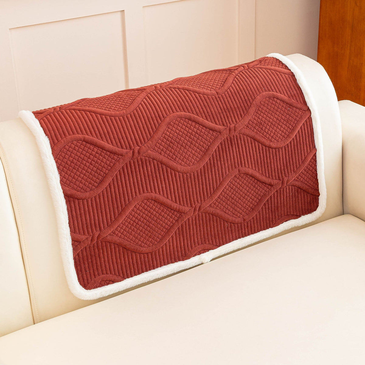 Thickened Crystal Velvet Sofa Cover, Non-Slip Quilted Couch Protector for Pets & Kids