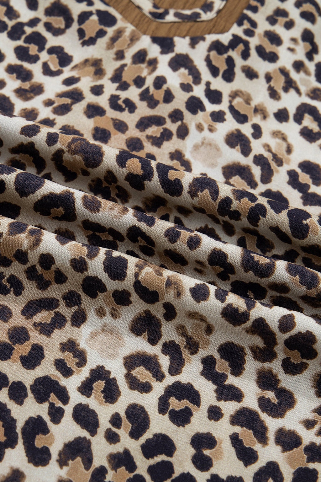 Plus Size Leopard Patchwork Crinkled V-Neck Blouse