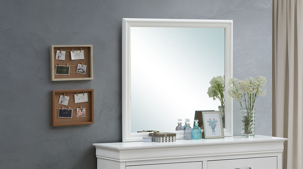 Traditional Wall Mirror For Any Space