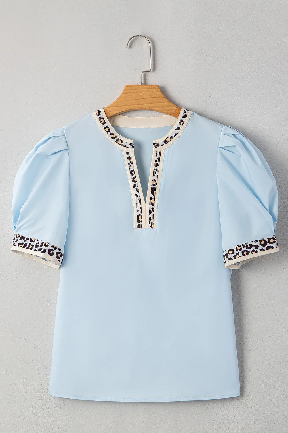Leopard Contrast Trim Split Neck Puff Sleeve Blouse