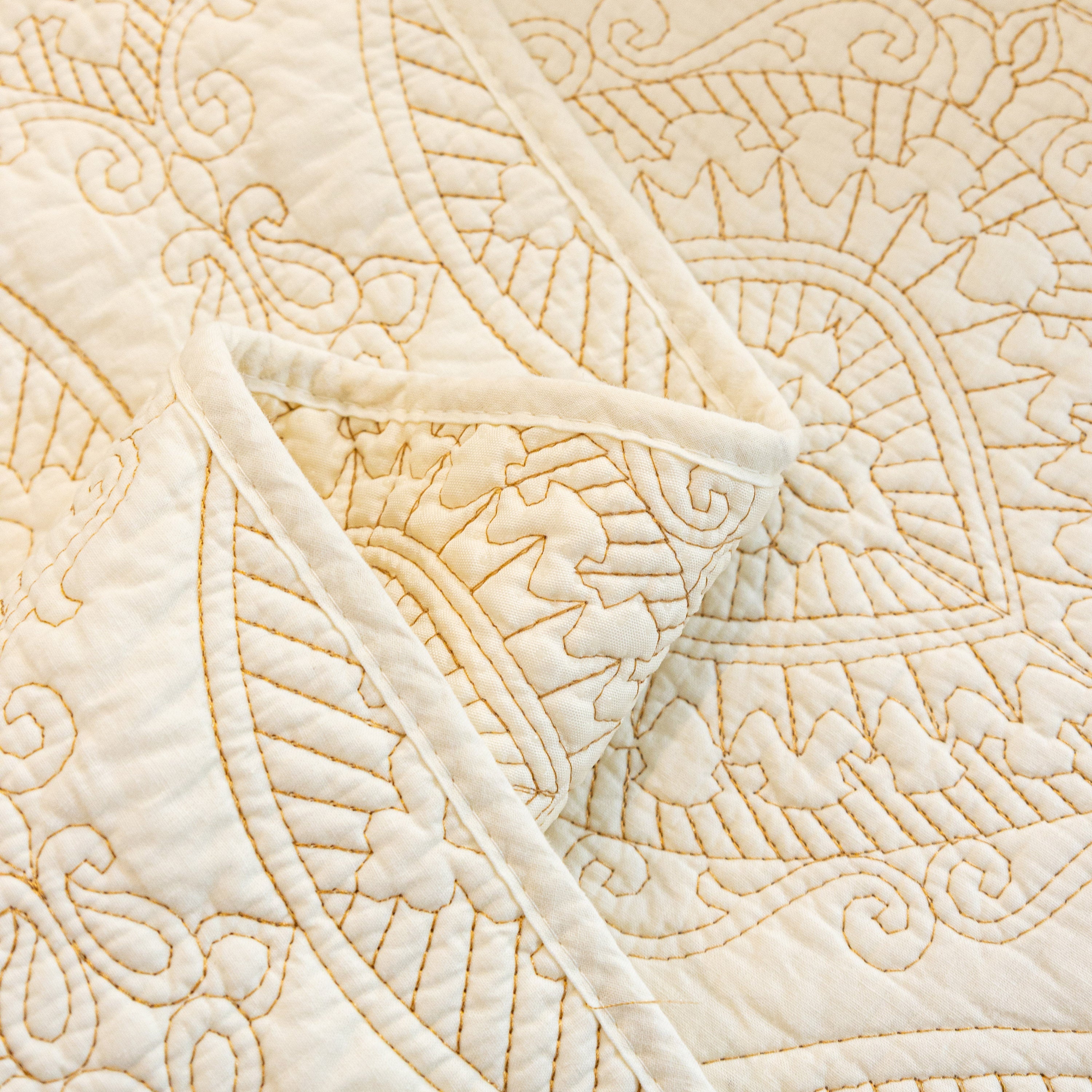 Baroque Sofa Cover – Quilted Cotton, Non-Slip, Washable with Ornate Embroidery
