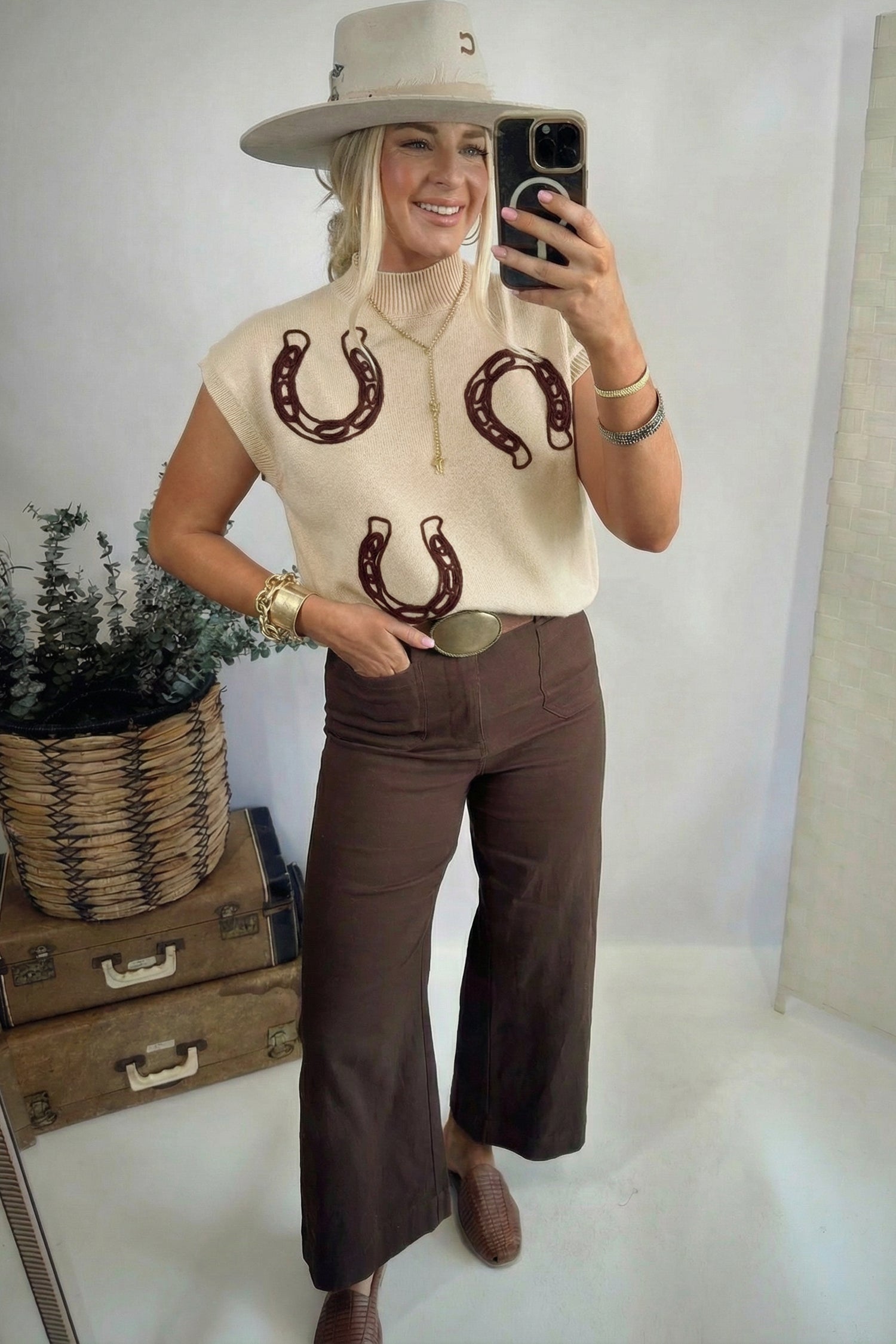 Western Corded Horseshoe Mock Neck Short Sleeve Sweater