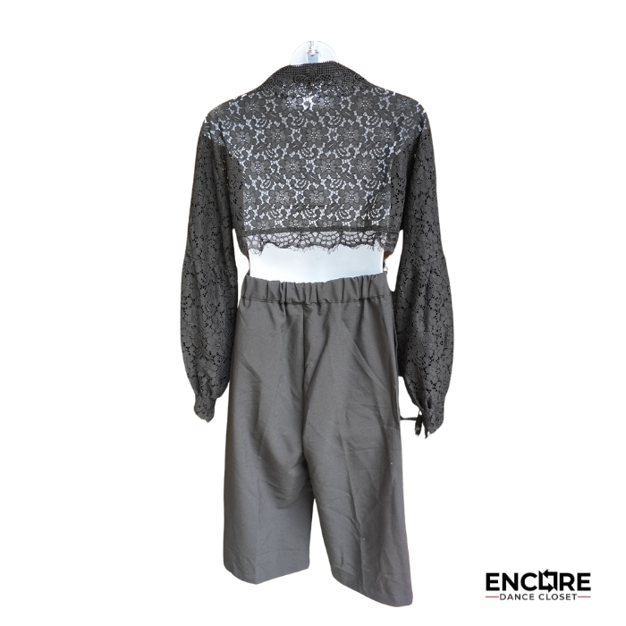 Elegant Pedestrian Set