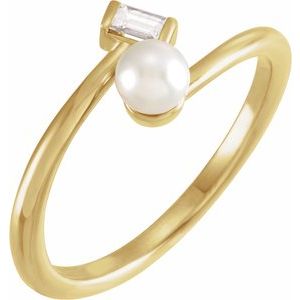 14K Yellow Gold Cultured White Akoya Pearl  & 1/10 CT Natural Diamond Ring