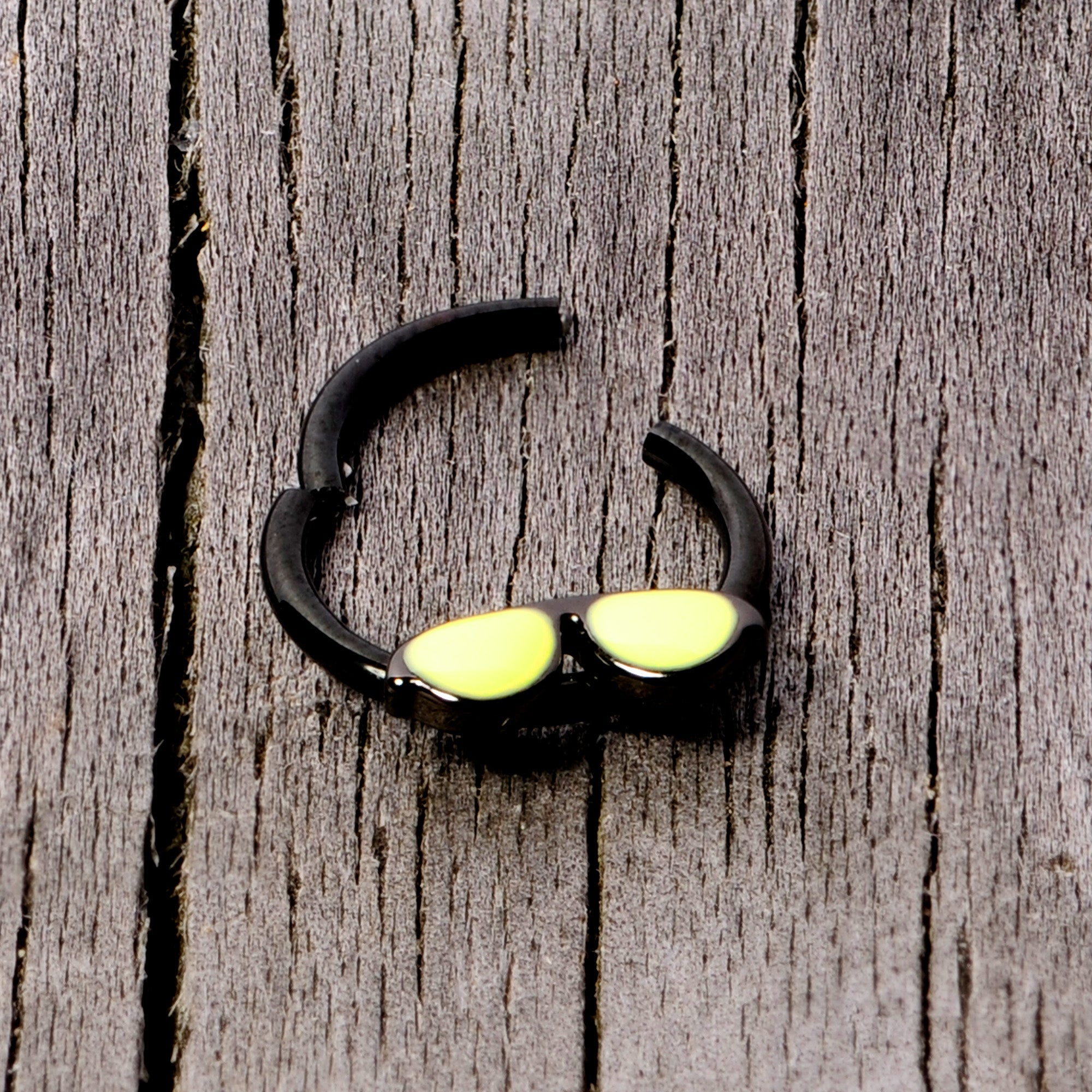 16G 3/8 Black Yellow Aviator Sunglasses Hinged Segment Ring