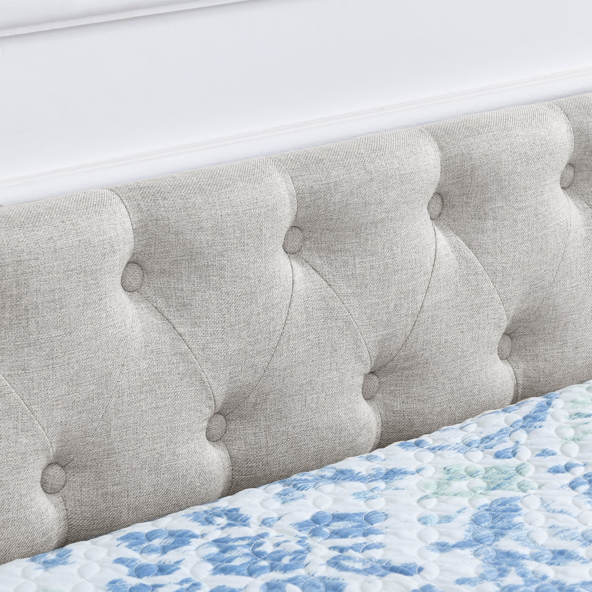 Queen Size Daybed with Drawers Upholstered Tufted Sofa Bed,,with Button on Back and Copper Nail on Waved Shape Arms, Beige (84.5'x63.5'x26.5')