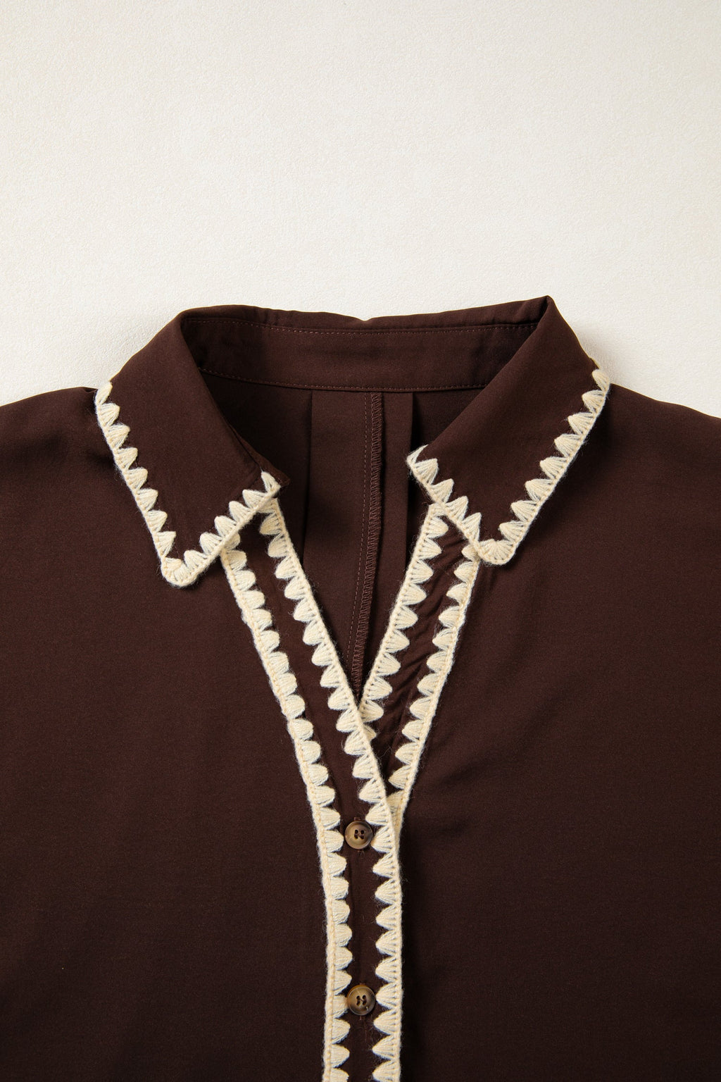 Contrast Trim Button V-Neck Short Sleeve Blouse