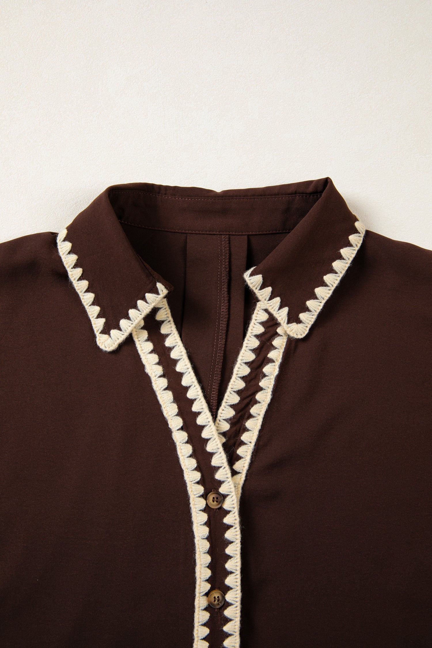 Contrast Trim Button V-Neck Short Sleeve Blouse