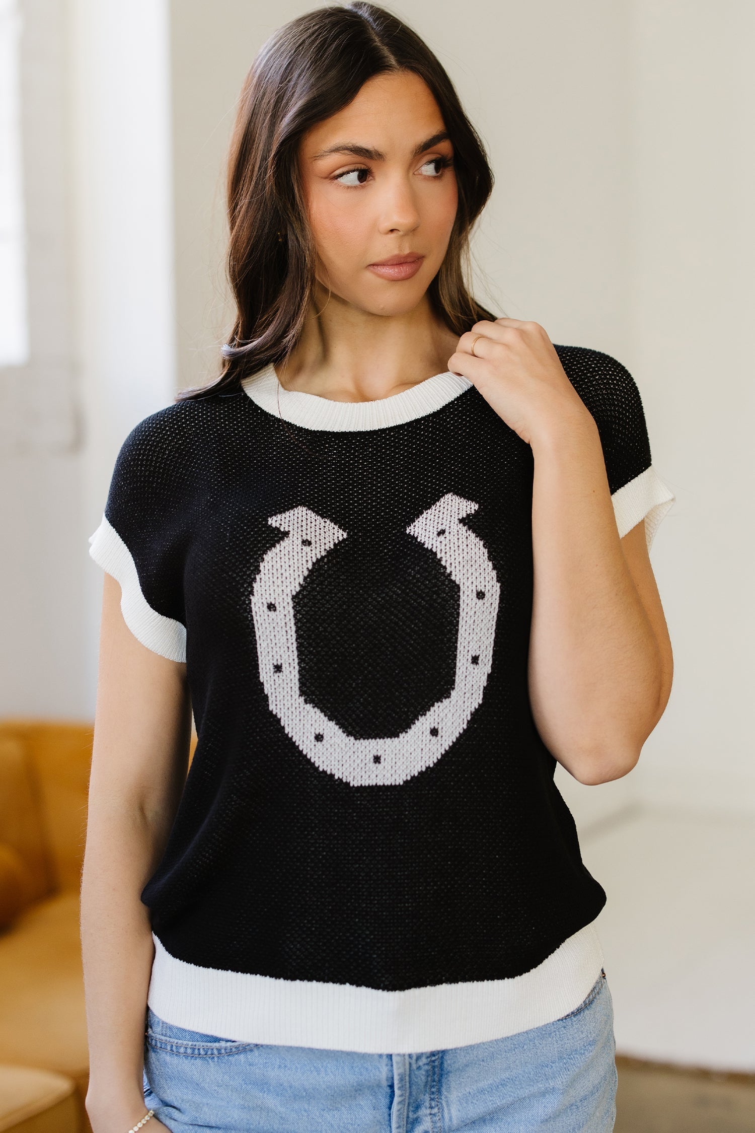 Western Horseshoe Contrast Trim Short Sleeve Sweater