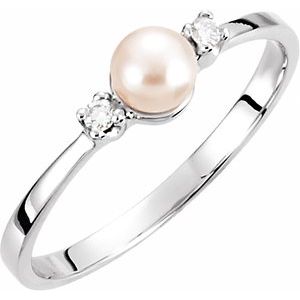 Accented Pearl Ring